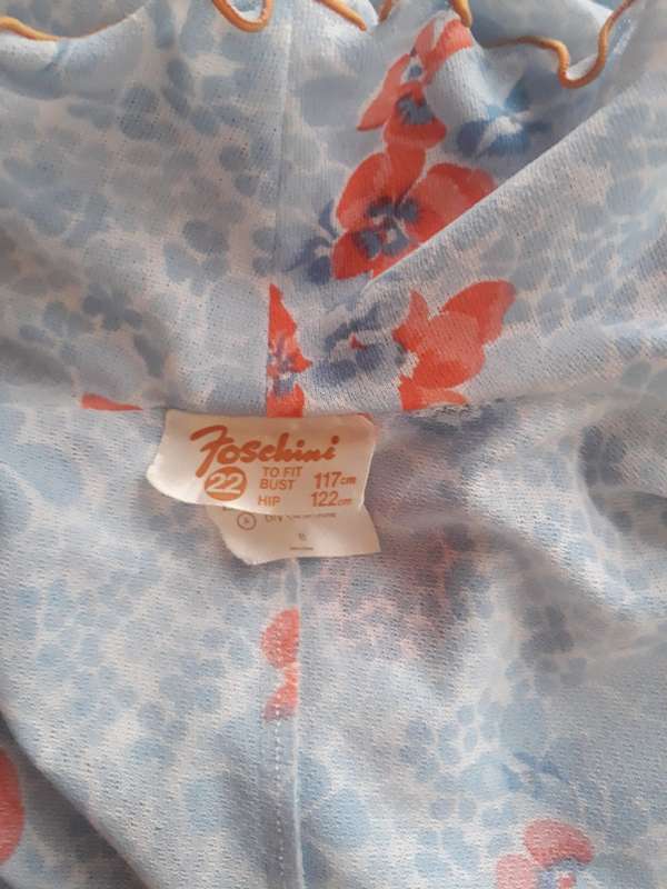 VINTAGE FLORAL PATTERN DRESS WITH MATCHING BELT FROM FOCHINI - SIZE 22