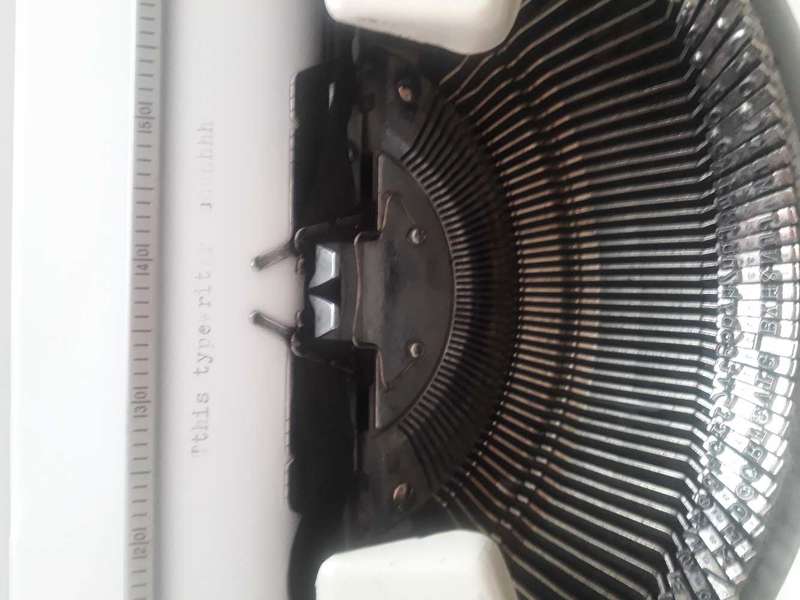 Stunning Retro 1970s 80s Brother 210 portable typewriter - 100% working