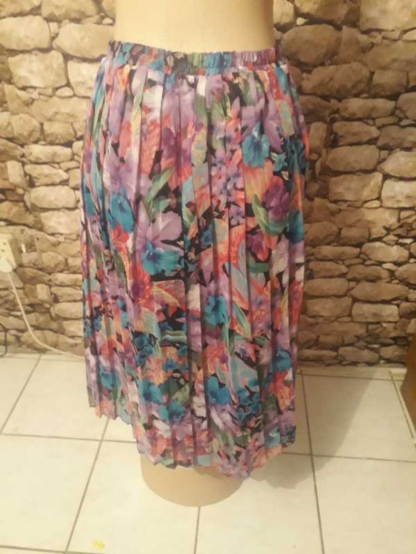 FLOWER PRINTED PLEATED PATTERN A LINE SKIRT - LINED - SIZE 16/38/XTRA LARGE