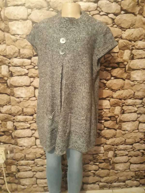 MILADYS BRAND CHARCOAL KNITTED TUNIC WITH CAPPED SLEEVES- SIZE 14/38/XL - NEW ITEM