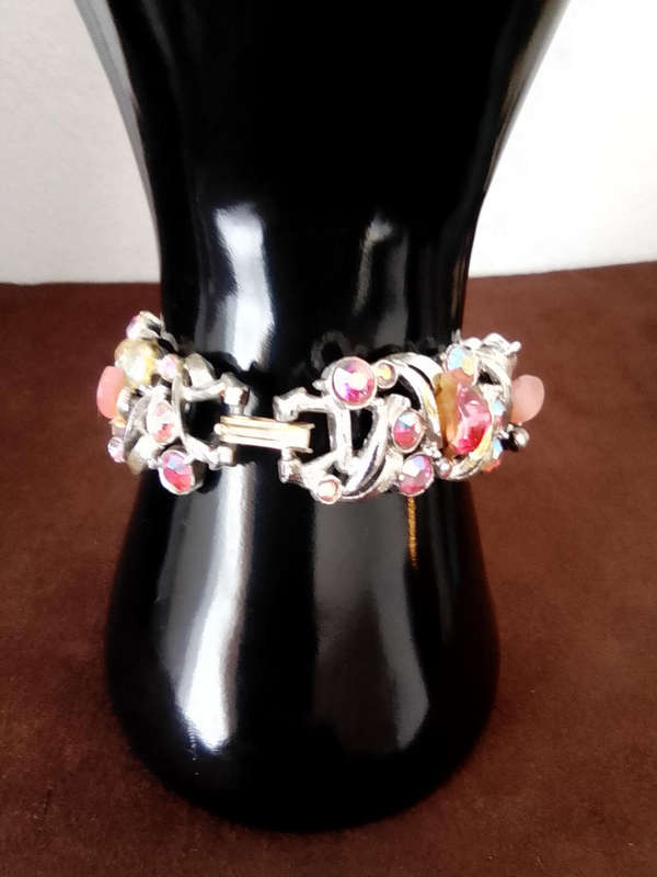 VINTAGE SILVER TONE WITH STONE NECKLACE/CLIP ON EARRINGS AND BRACELETTE SET