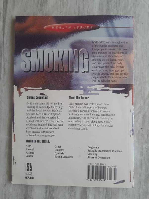 HEALTH BOOK: SMOKING BY SALLT MORGAN - SOFTCOVER - AS NEW CONDITION