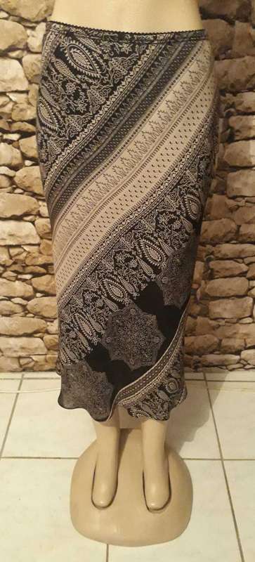 VINTAGE TOPICS BRAND TWO PIECE DRESS SET IN PAISLEY PATTERN - SIZE 10/34/MEDIUM