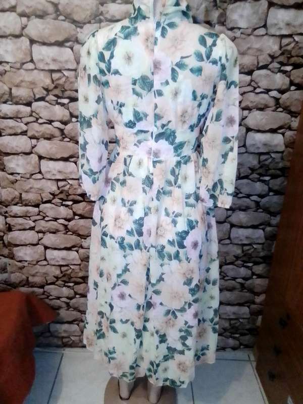 SUMMER BOHEMIAN FLOWER PATTERN DRESS - SIZE S/32/8 - NEW ITEM