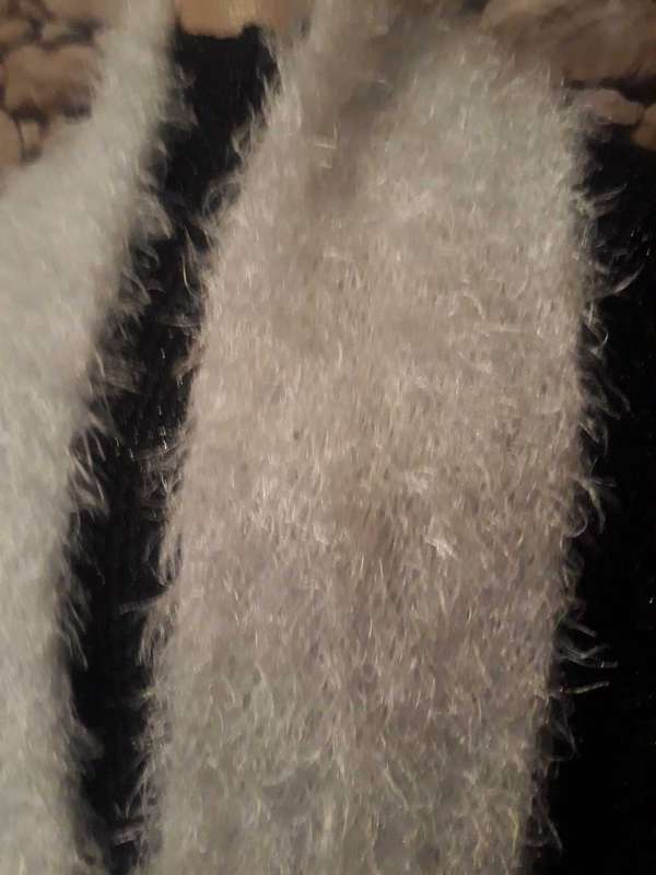 SCARF - WHITE VERY SOFT KNITTED EYELASH YARN