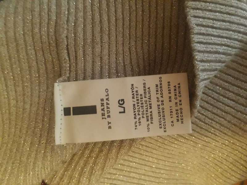 JEANS BY BUFFALO BRAND SILVER/MAROON KNITTED TOP - SIZE 12/36/L