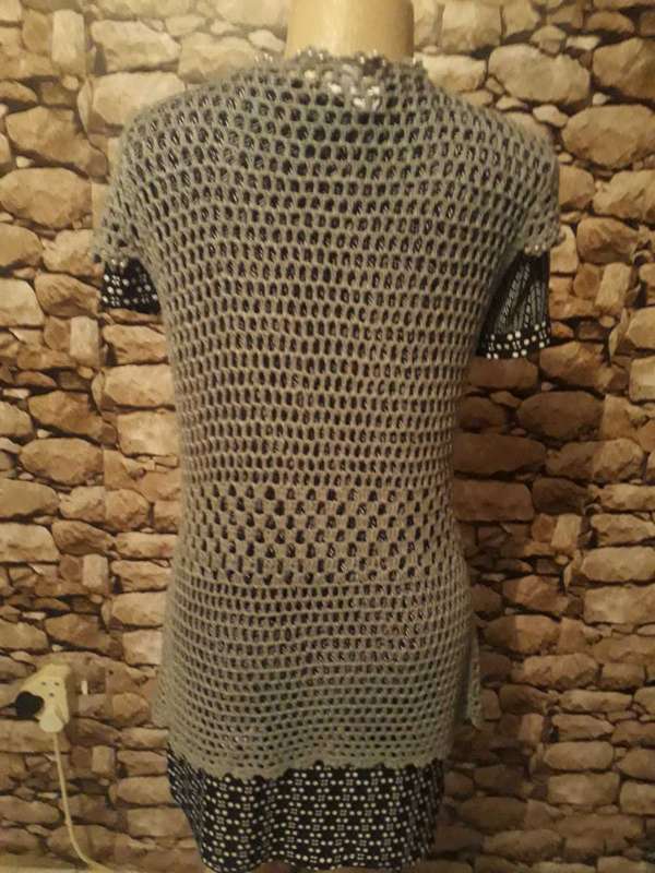 STUNNING CROCHET GREY COVER UP WITH CAPPED SLEEVES AND LOTS OF BEADED DETAIL - SIZE 12/36/L