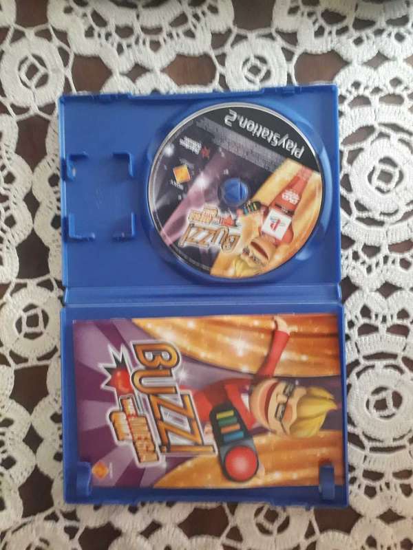 BUZZ THE MEGA QUIZ PLAYSTATION 2 GAME