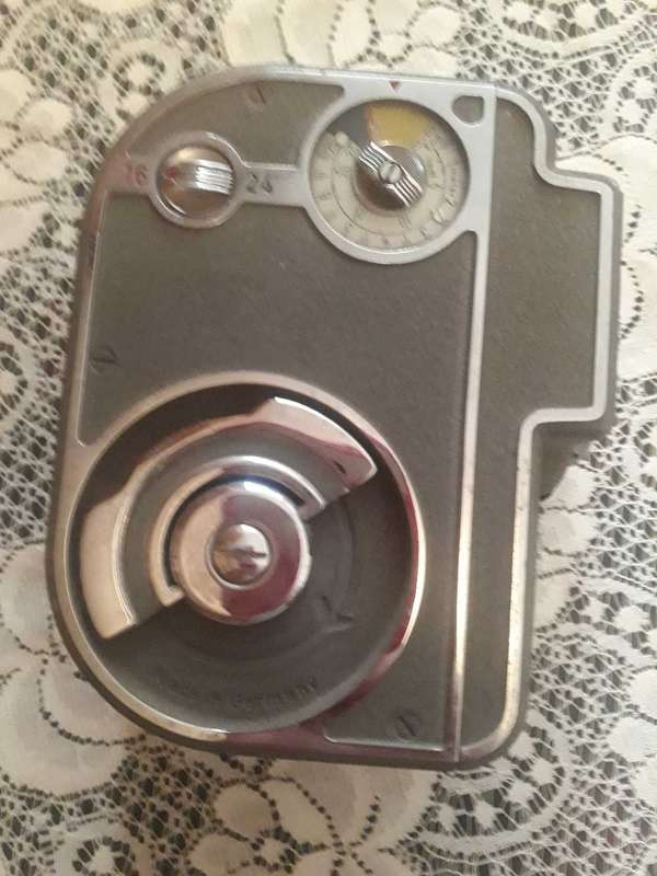 VINTAGE COLLECTABLE NIZO EXPOSOMAT 8T WITH HANDLE
