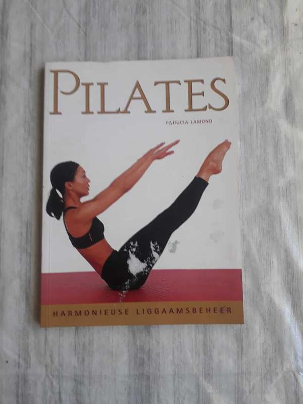 HEALTH, MIND & BODY BOOK - PILATES DEUR PATRICIA LAMOND