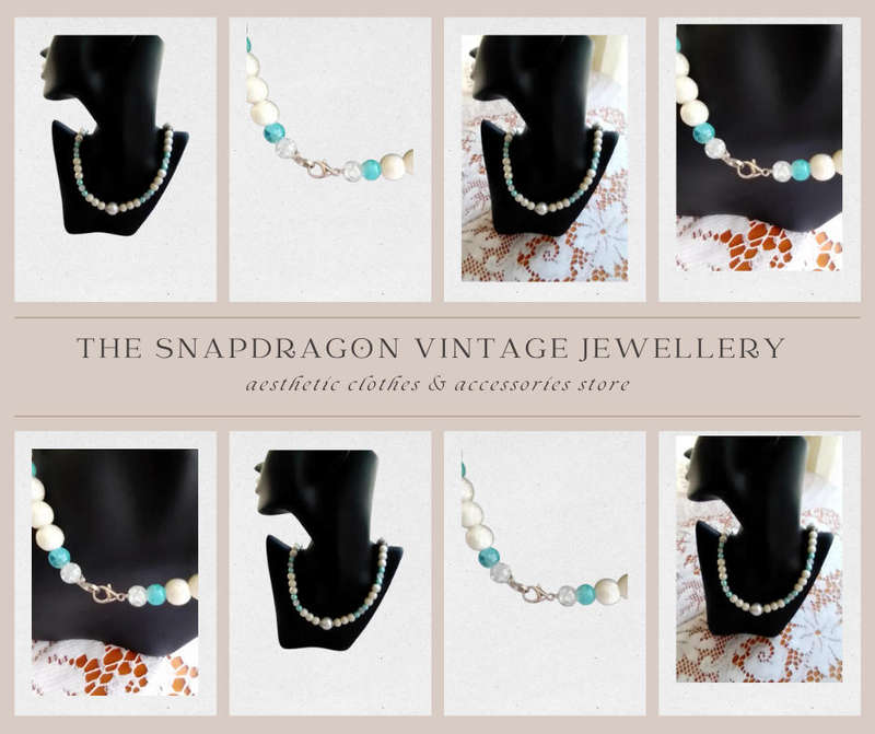 VINTAGE BEADED FASHION NECKLACE IN EXCELLENT CONDITION - 53 CM IN LENGTH