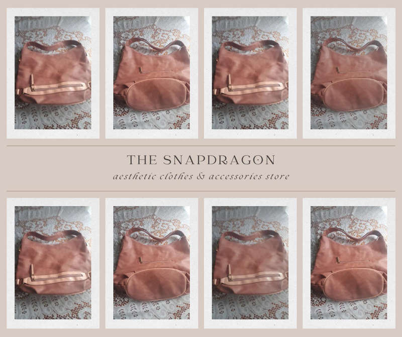 VERY LARGE PINK FAUX LEATHER HANDBAG IN AS NEW CONDITION 43CM X 32 CM SPOTLESS CLEAN INSIDE!
