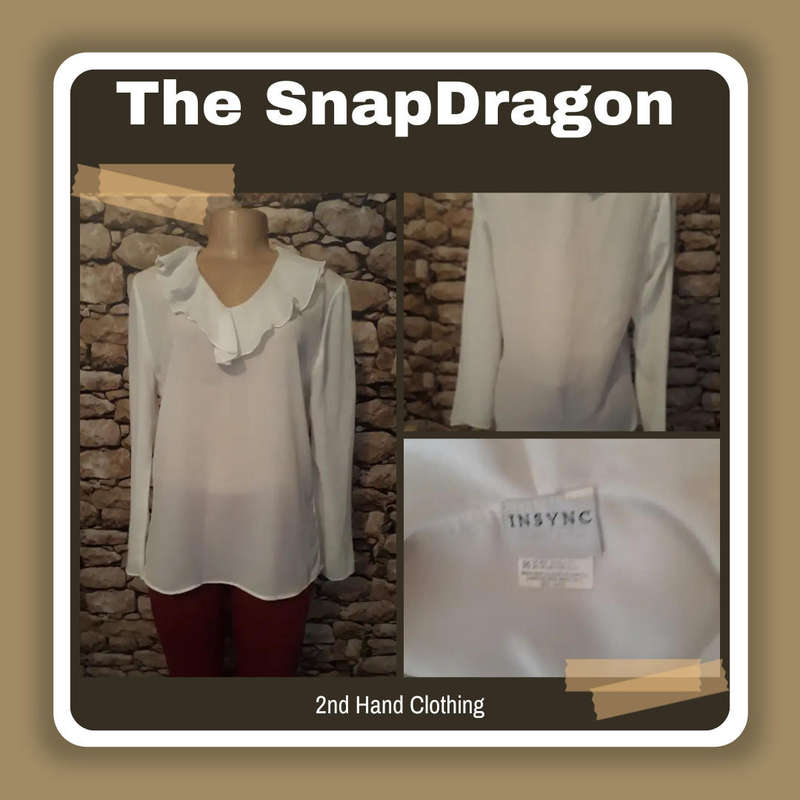 WHITE FEMININE SHEER WASH & WEAR THROW OVER TOP BY INSYNC IN SIZE 12/36/L