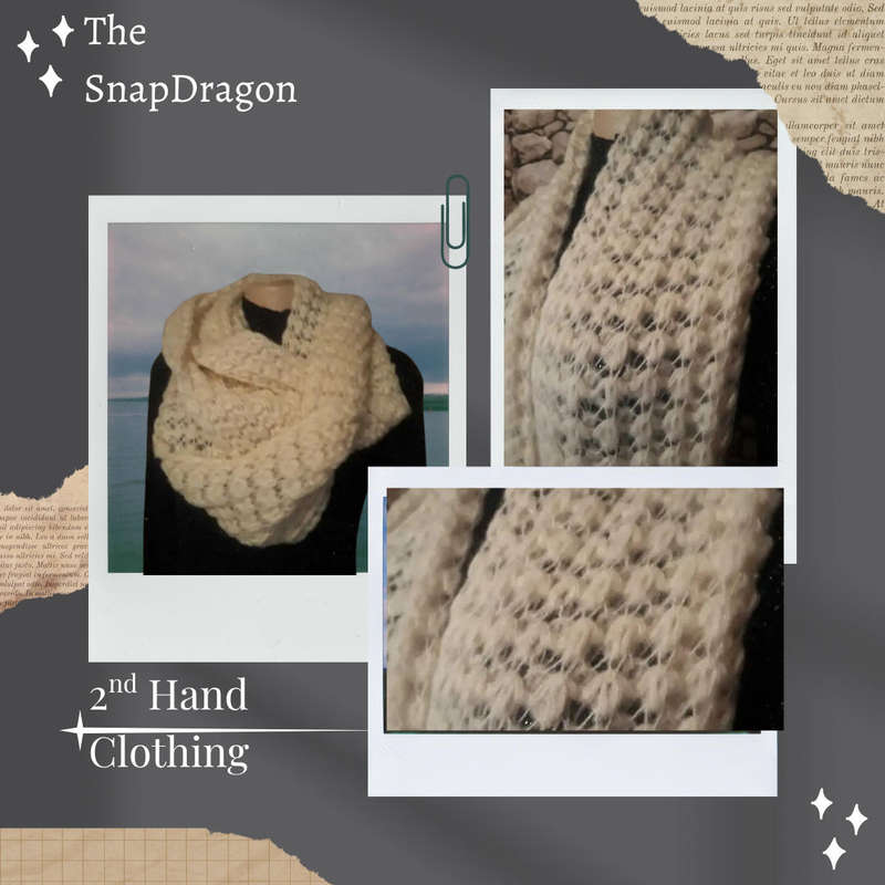 VERY SOFT KNITTED INFINITY SCARF IN AS NEW CONDITION