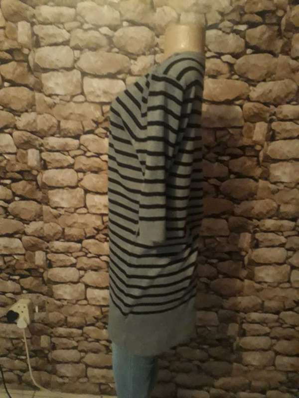 IMAGE BRAND BLACK/GREY KNITTED TOP IN NEW CONDITION - SIZE 14/38/XL