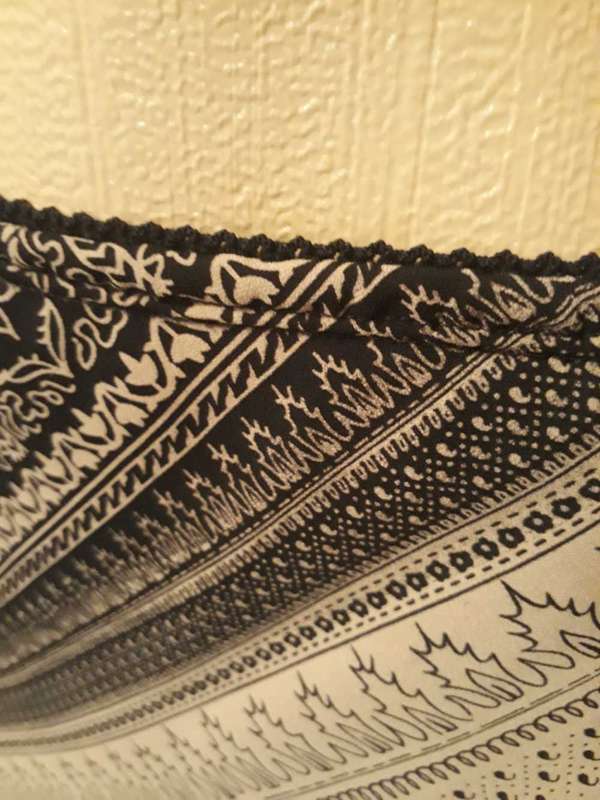 VINTAGE TOPICS BRAND TWO PIECE DRESS SET IN PAISLEY PATTERN - SIZE 10/34/MEDIUM