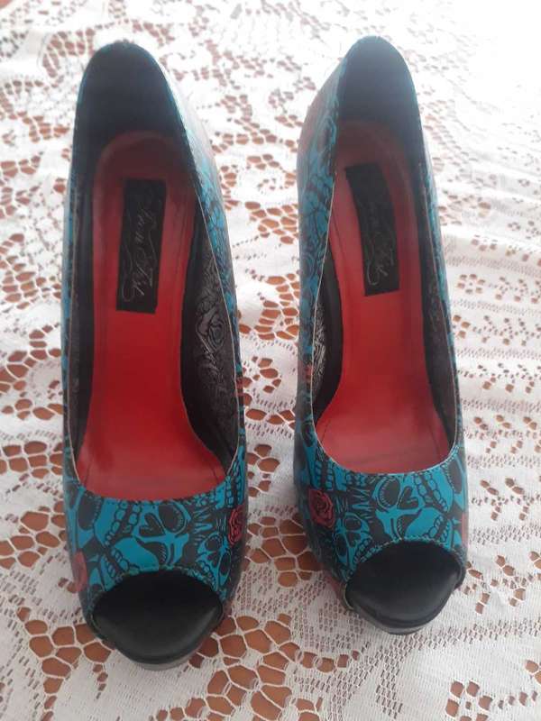 Iron Fist Heels Muerte Punk Platform Peep Toe Blue & White Skull Red Rose - Size 37 EUR/ 4 UK/ 6 USA