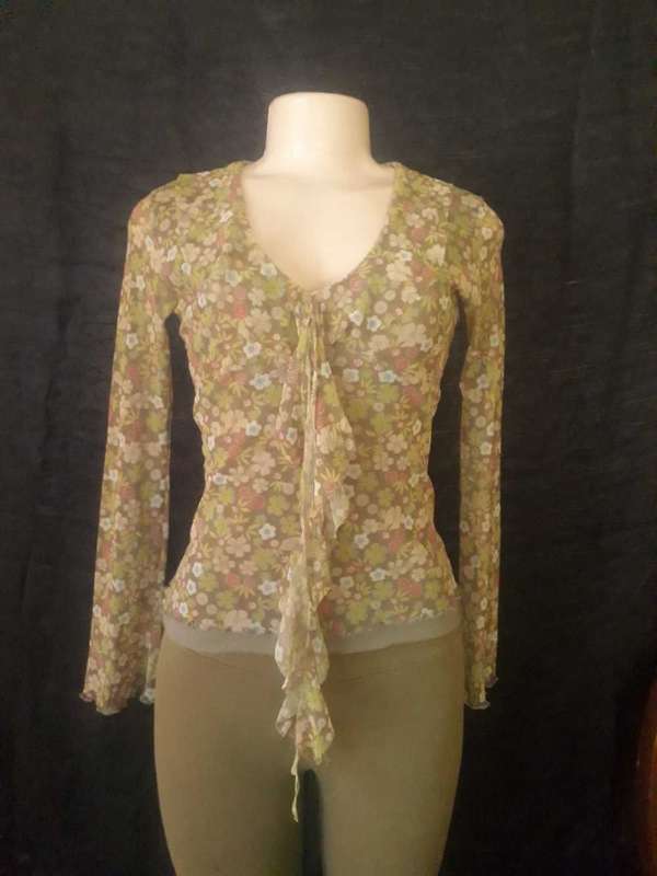 Motivi made in Italy Ladies Sheer Long Sleeved throw over Crop Top - Size 8/32/S