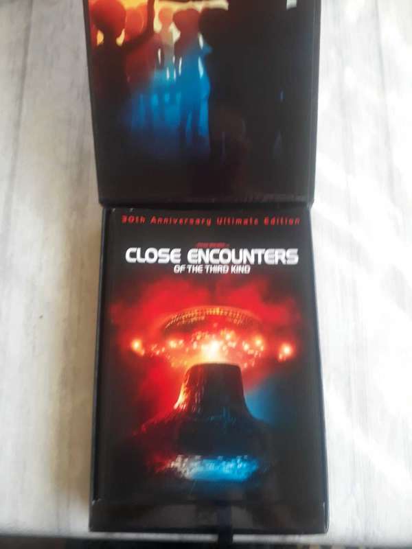DVD BOX SET - Close Encounters of the Third Kind (3-Disc 30th Anniversary Ultimate Edition)