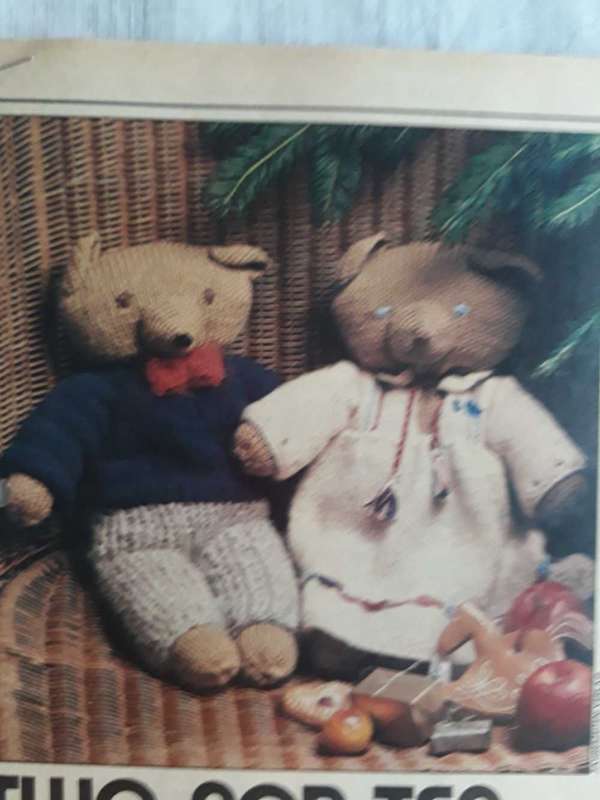 TOY KNITTING PATTERN - TWO FOR TEA