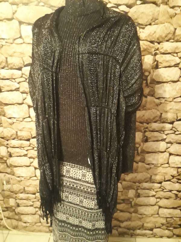 Stunning Black Shawl with silver Lurex for that special occasion!