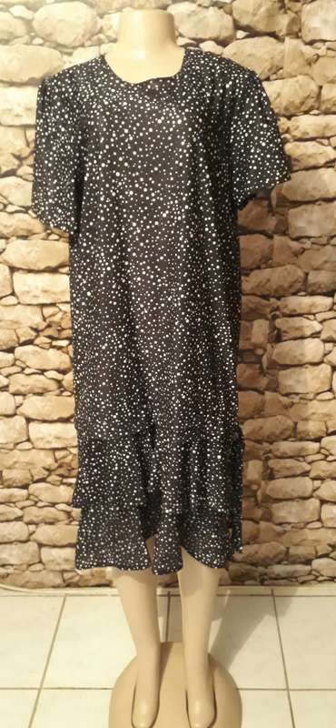 VINTAGE BLACK SILKY POLYESTER DRESS WITH WHITE DOTS WITH DOUBLE FRILLED BOTTOM - SIZE 14/38/XL.
