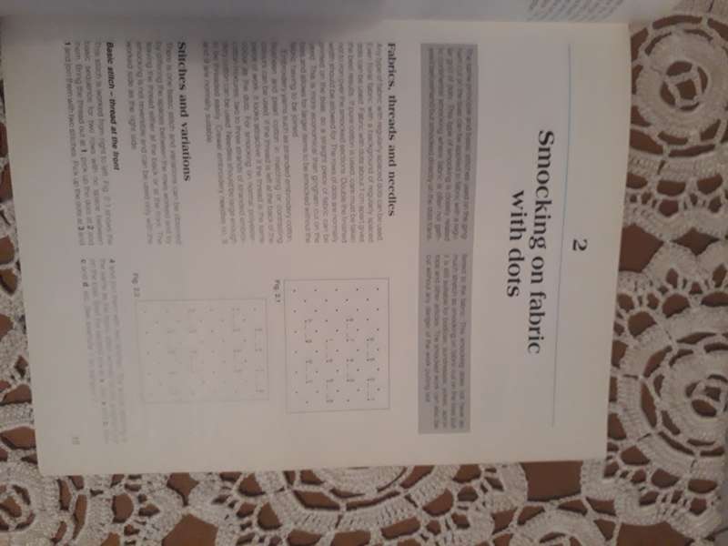 CRAFT BOOK - GINGHAM SMOCKING A PRACTICAL GUIDE BY LEONA LEHNER