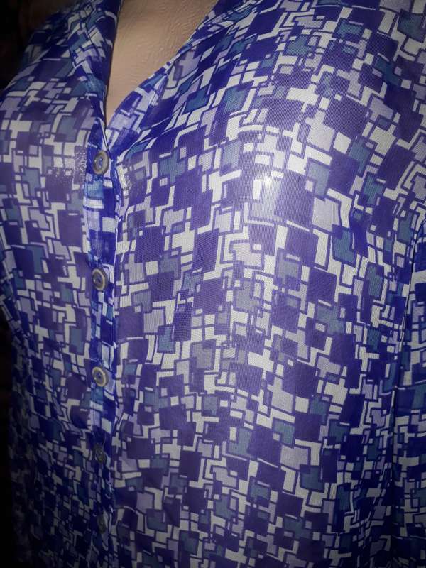 SHEER POLYESTER LONG SLEEVED TOP BY INSYNC WITH CUFFED SLEEVES - SIZE 10/34/M
