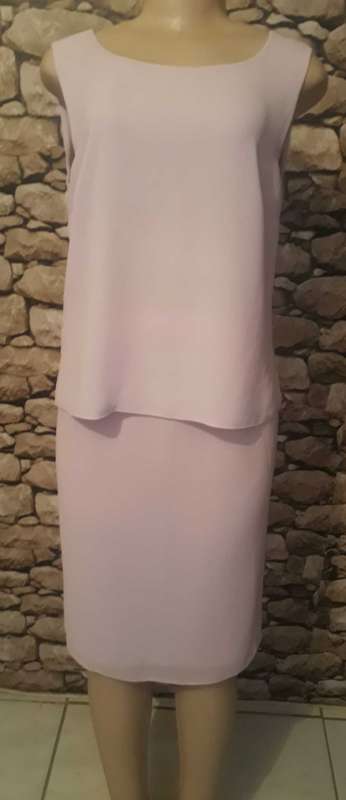 VINTAGE ROSE COLOURED 3 PIECE SUIT IN AS NEW CONDITION - SIE 12/36/LARGE
