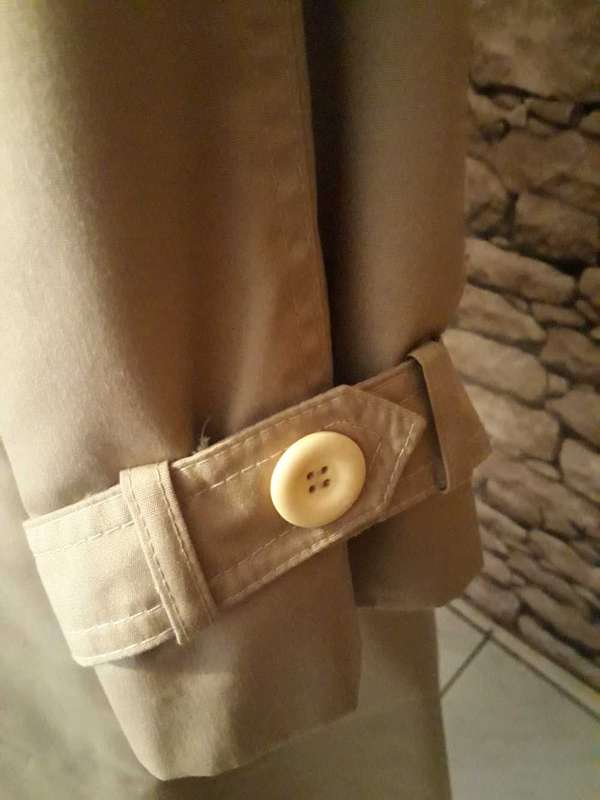 COAT - VINTAGE RUDCO RAINCOAT BEIGE WITH REMOVABLE INNER AS NEW CONDITION - SIZE 10/34/M