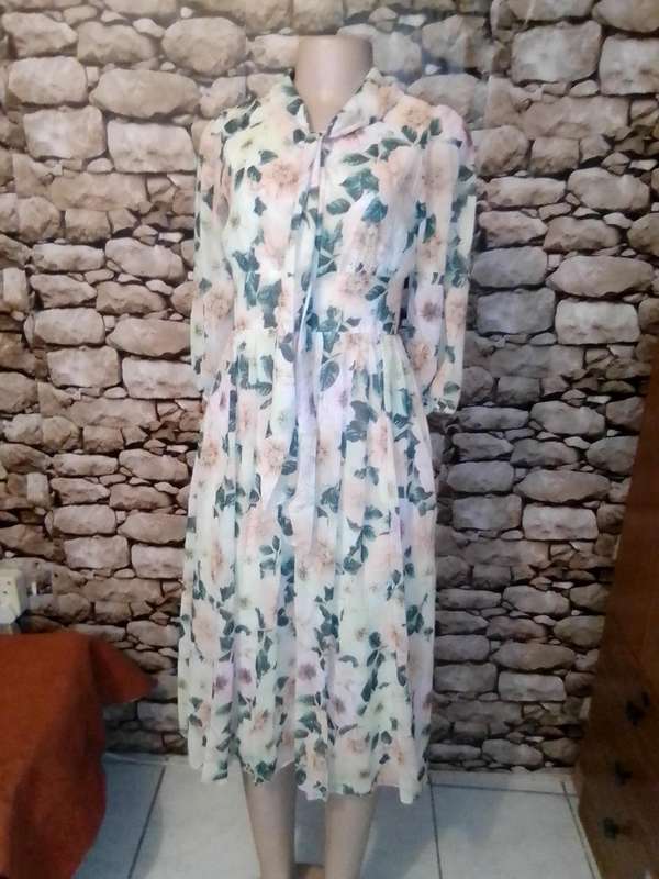 SUMMER BOHEMIAN FLOWER PATTERN DRESS - SIZE S/32/8 - NEW ITEM
