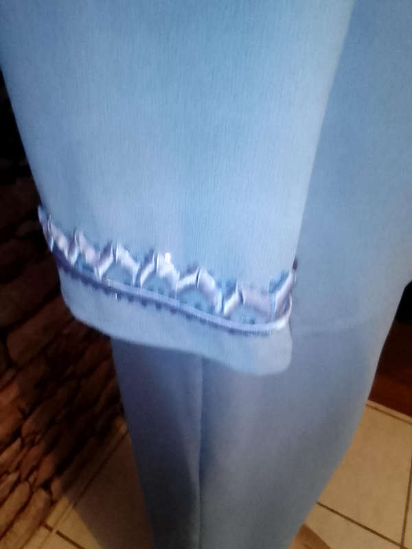 STUNNING LIGHT BLUE THREE PIECE LADIES SUIT WITH BLING DETAIL IN AS NEW CONDITION