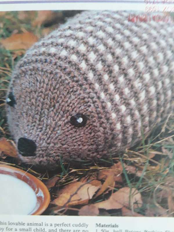 TOY KNITTING PATTERN - HENRY HEDGEHOG