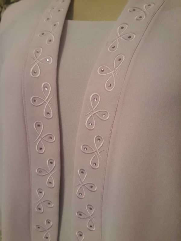 VINTAGE ROSE COLOURED 3 PIECE SUIT IN AS NEW CONDITION - SIE 12/36/LARGE