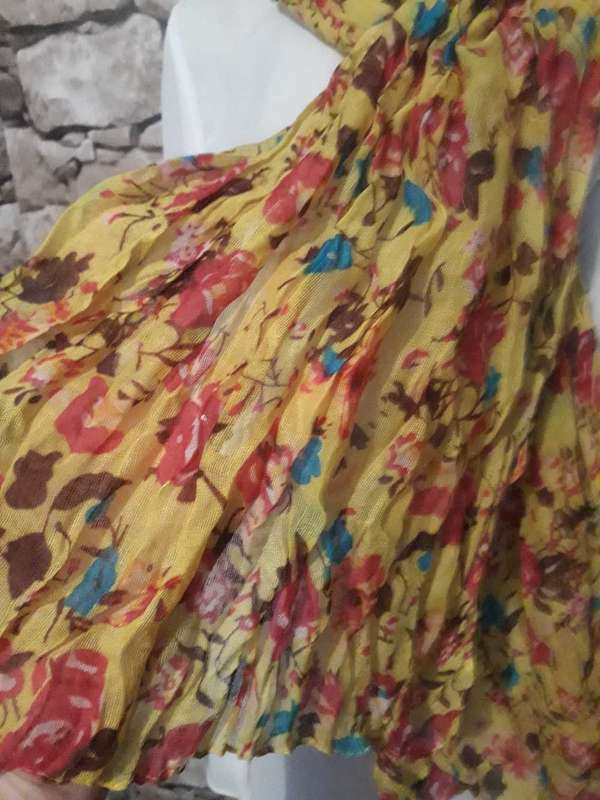 WRINKLED SHEER YELLOW FLOWER PATTERN SCARF IN AS NEW CONDITION