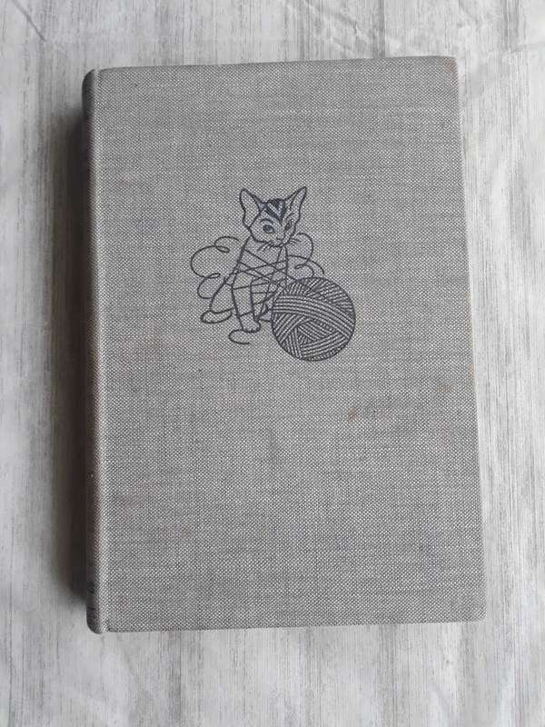 ANTIQUARIAN KNITTING BOOK - MARGARET MURRAY/JANE KOSTER  - PRICTICAL FAMILY KNITTING ILLUSTRATED