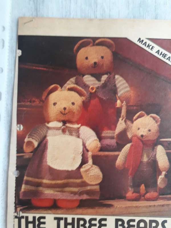 TOY KNITTING PATTERN - THE THREE BEARS