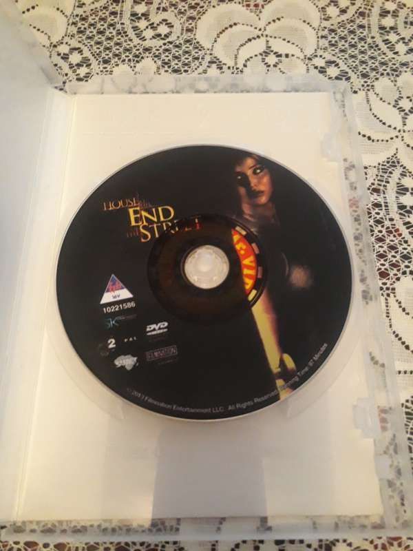 HORROR DVD - HOUSE AT THE END OF THE STREET
