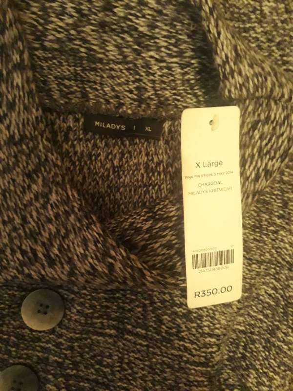 MILADYS BRAND CHARCOAL KNITTED TUNIC WITH CAPPED SLEEVES- SIZE 14/38/XL - NEW ITEM
