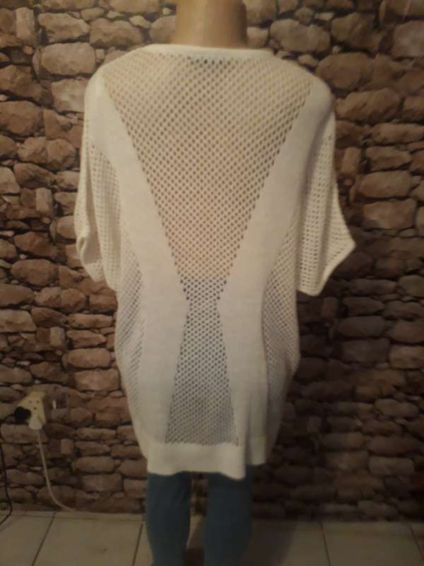 MILADYS BRAND - WHITE KNITTED THROW OVER TUNIC STYLE TOP - Size XXL/16/40 - NEW ITEM