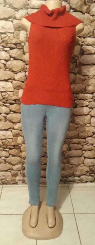 Debbie Morgan Brand - Dark Red Pullover Knitted Top with Cowl Neck and Sleeveless - Size S/8/32
