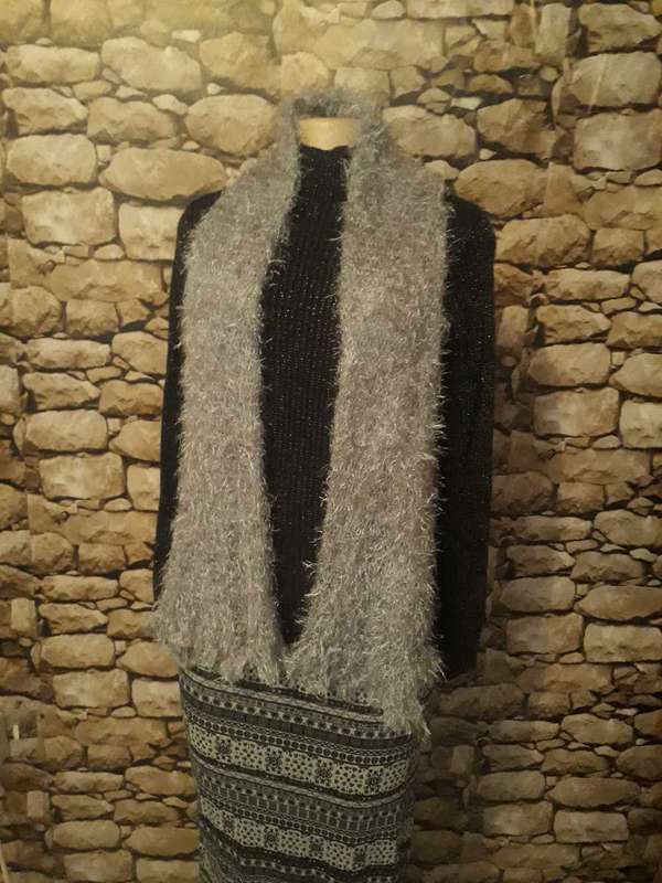 SCARF - LIGHT GREY VERY SOFT KNITTED IN EYELASH YARN