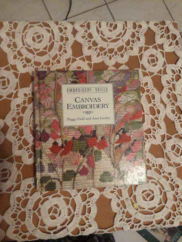CRAFT BOOK - Canvas Embroidery (Embroidery Skills Series) by Field, Peggy