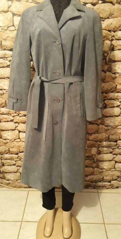 VINTAGE COAT - GREY SUEDE TRENCH COAT IN AS NEW CONDITION