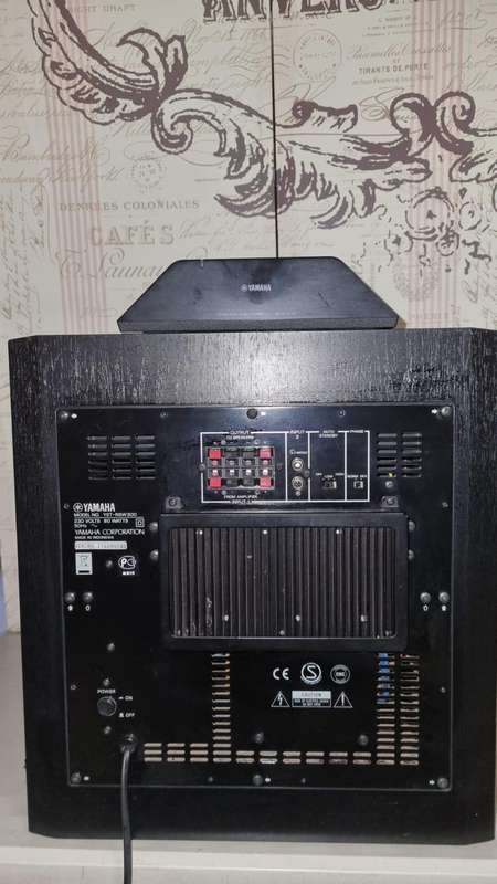 Yamaha Sub-Woofer YST-RSW300 with Wireless Subwoofer Kit