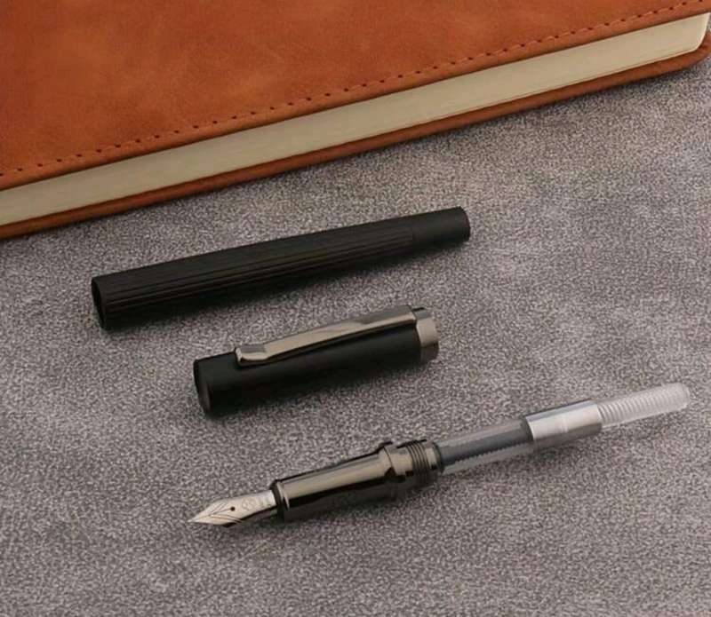 Classic Matte Black Metal Fountain Pen