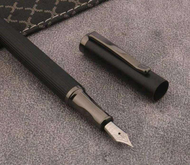 Classic Matte Black Metal Fountain Pen