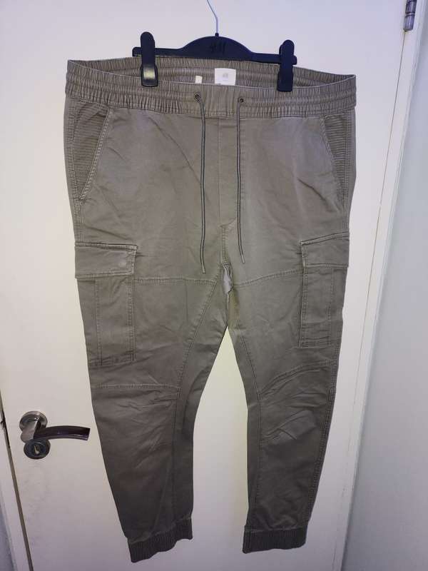 H & M Dubai Cargo Tapered  Pants (Army Green) Size XL