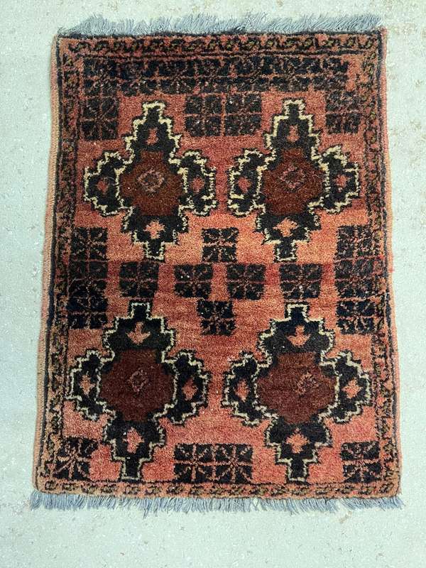 Small Persian rug 50x45cm