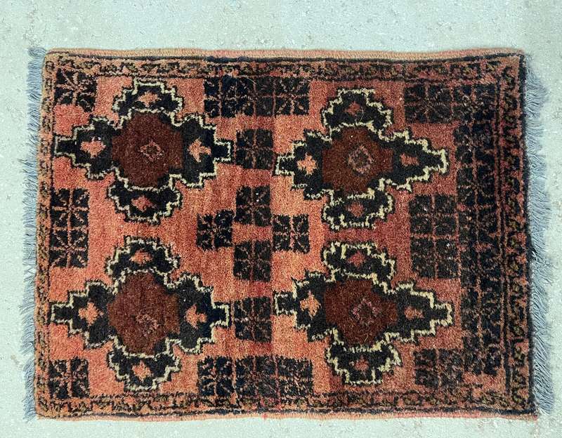 Small Persian rug 50x45cm